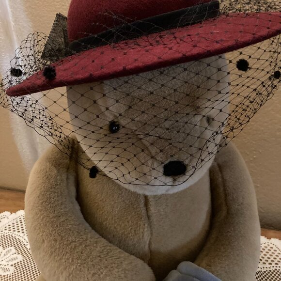 VINTAGE WOMEN'S FELTED WOOL HAT W/BLACK FACE NET, ORGANDY BOW - Picture 8 of 11